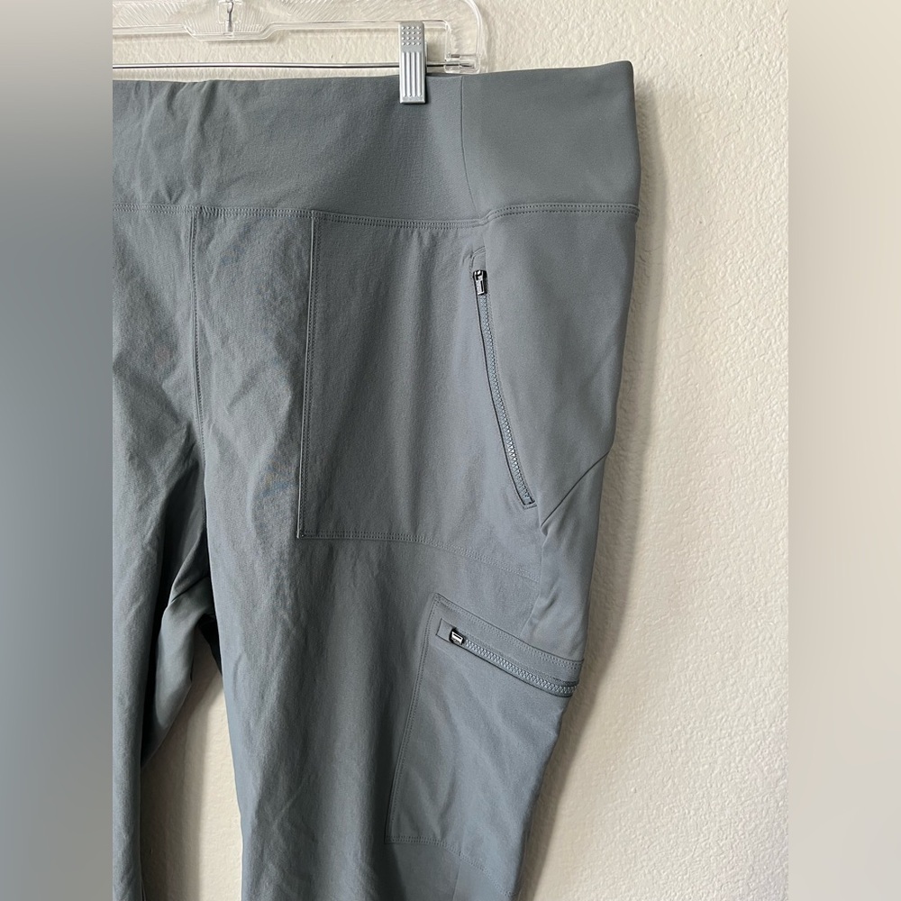 Athleta Headlands Hybrid Cargo II Tight Leggings in Grey Women's Plus Size 26 - Picture 6 of 15